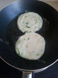 营养美食之葱油饼做法图解11)