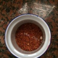 独特的自制辣椒油的做法图解二