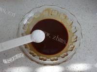 美味红焖带骨羊腿做法图解5)