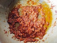 美味的番茄肉酱玉米面做法图解4)
