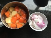 家常版红焖土豆牛肉做法图解7)