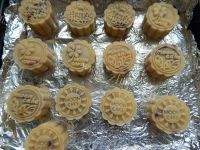 自制广式紫薯月饼做法图解12)