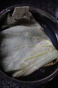 美味的荷香糯米蒸排骨做法图解1)