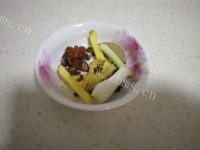 香脆可口的五香花生米做法图解2)