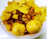 独特的红烧肉炖土豆做法图解10)