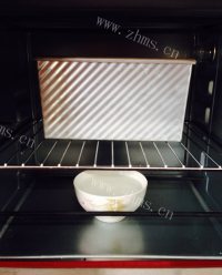 热腾腾的炼奶吐司做法图解20)