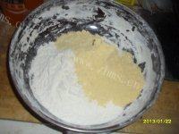 诱人的韭菜肉饼做法图解1)