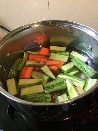 家常菜苦瓜瘦肉汤做法图解4)