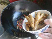 美味的麻辣鸡爪做法图解4)
