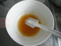 自制广式莲蓉月饼做法图解2)