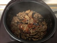 营养的麻油香菇肉粥做法图解14)