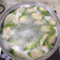美味的翡翠白菜水饺做法图解15)