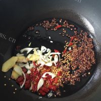 美味的麻辣小龙虾做法图解6)