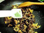 家常菜肉末炒蘑菇