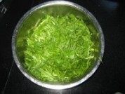 色泽不错的茼蒿炖豆腐做法图解4)