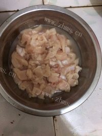 家常菜麻辣鸡丁做法图解1)