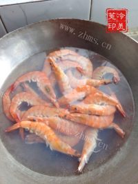 美味的白灼虾做法图解9)