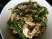 家常菜青椒炒香菇