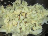 家常菜小炒花菜做法图解7)