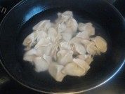 芹菜肉馅水饺做法图解9)