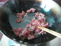 香喷喷的牛肉炒空心菜做法图解9)