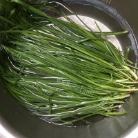 家常菜韭菜炒豆干做法图解1)