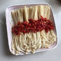 美味的剁椒金针菇做法图解2)