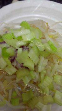 家常菜凉拌绿豆芽做法图解4)