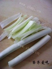 美味的葱油海参做法图解2)