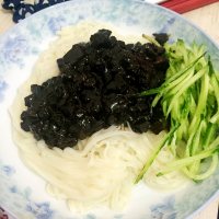 美味的韩式炸酱面