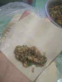 自制芹菜肉馄饨做法图解12)