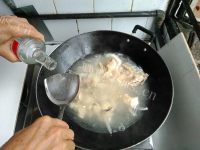 自制白贝鱼头豆腐汤做法图解11)
