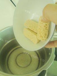 美味早餐鸡蛋燕麦粥做法图解3)