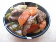 青椒炒牛肉做法图解2)