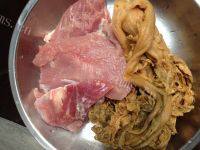 自制梅菜蒸肉饼做法图解1)