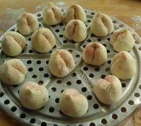 好吃的寿桃豆沙包做法图解5)