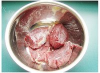 牛肉酸辣粉做法图解1)
