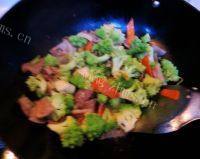 味道不错的爆炒肉片塔菜花做法图解13)