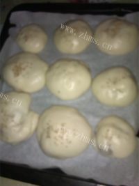 自制豆沙小餐包做法图解5)
