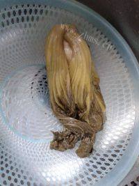 家常菜酸菜炒猪肚做法图解3)