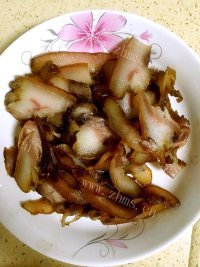 美味萝卜皮炒猪脸肉做法图解2)