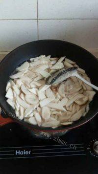 很有食欲的肉末杏鲍菇做法图解3)