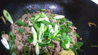 家常菜葱爆羊肉做法图解6)
