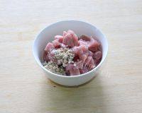 好吃的酱爆肉丁做法图解2)