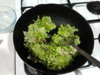 色味俱全的蔬菜蛋炒饭做法图解8)
