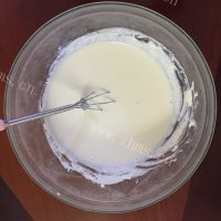 回味无穷的酸奶乳酪蛋糕做法图解2)