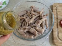美味的泡椒鸡爪做法图解7)