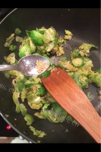 清淡糖醋小包菜做法图解7)