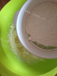 自制蔓越莓饼干做法图解6)