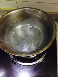 可口的私房秘制红烧肉做法图解3)